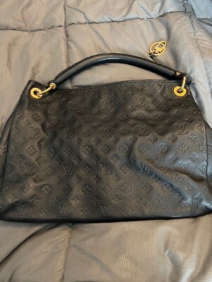 Gorgeous Louis Vuitton Artsy MM Infini Midnight Blue Empreinte Leather Handbag