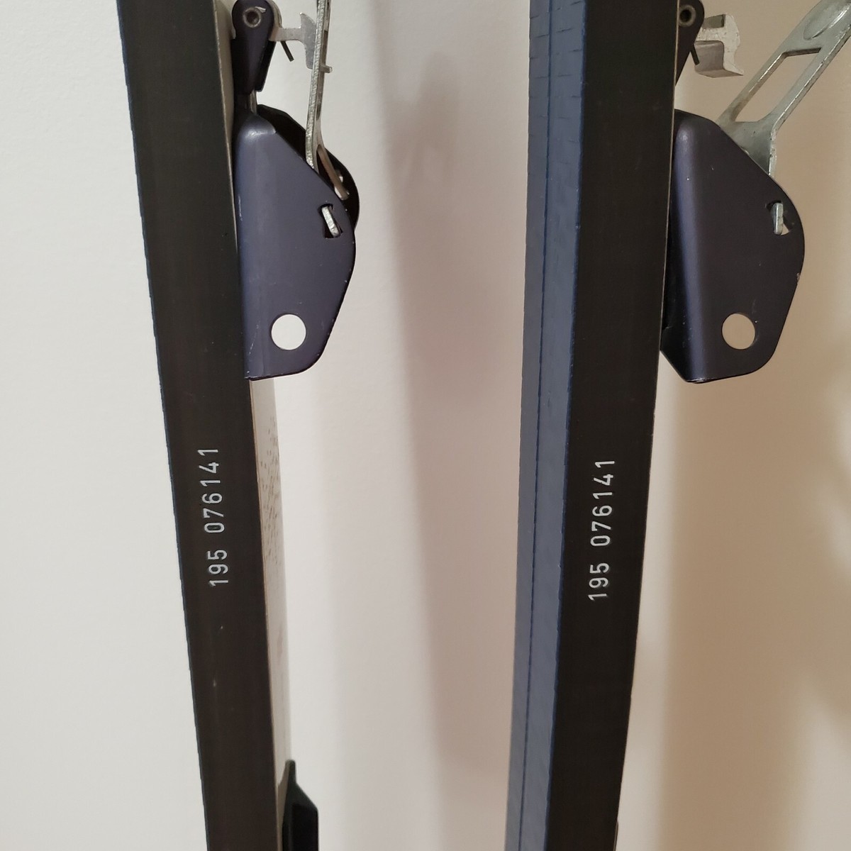 VINTAGE FISCHER SUPER CROWN CROSS COUNTRY SKIS ORIGINAL