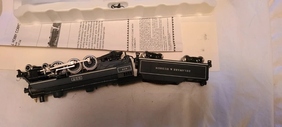 IHC M9852 HO Scale Delaware & Hudson 4-6-2 Steam Locomotive #607 -DCC upgradable - Image 4 of 4