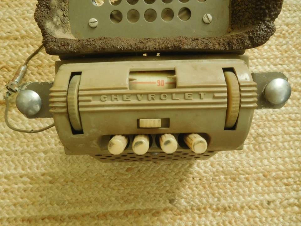 1946 1947 1948 Chevrolet AM Radio 986146 Pickup Truck GM - Image 2 of 4