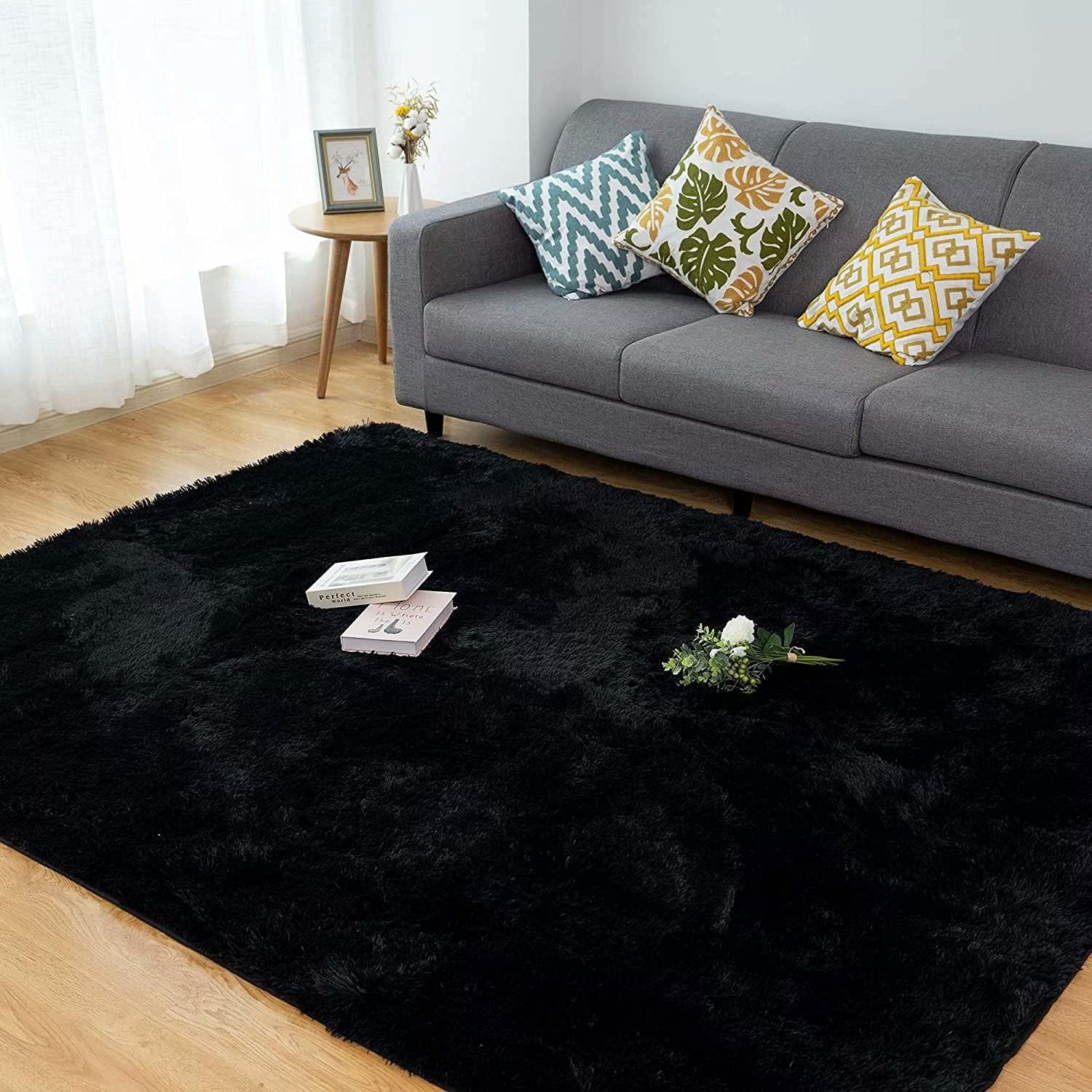 Tapis poils longs noir CHOSHOME 120x180 cm pour créer un coin lecture cosy