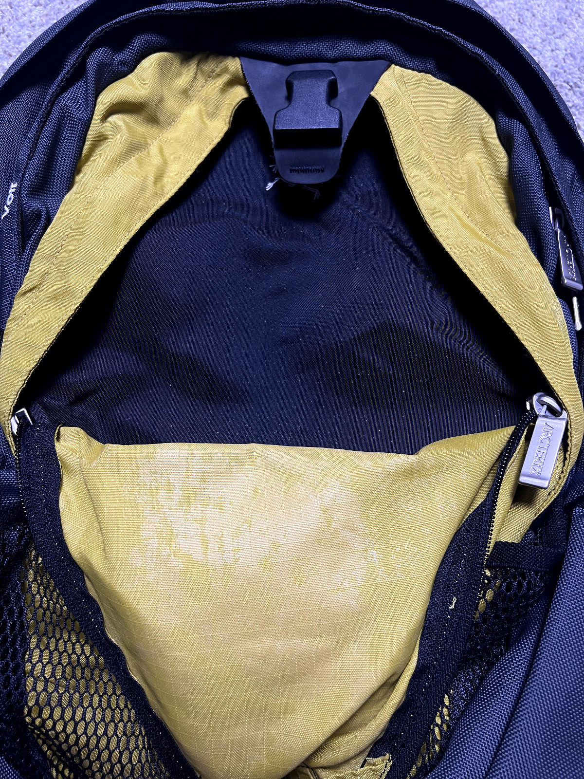 Arc'teryx Volt backpack Yellow/Black thumbnail 3