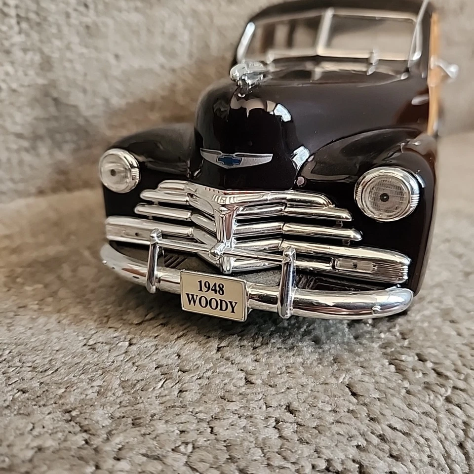 Maisto 1948 Chevrolet Fleet Master Woody Die Cast Metal 1/18 No Box As Is - Image 4 of 4