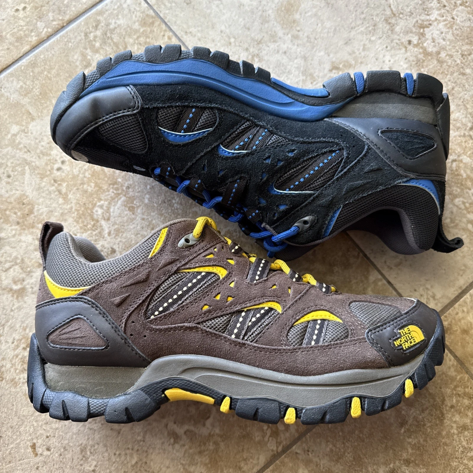 (MISMATCHED COLORS) The North Face men's SZ 9 Strive III Hiking Camping Trail
Opens in a new window