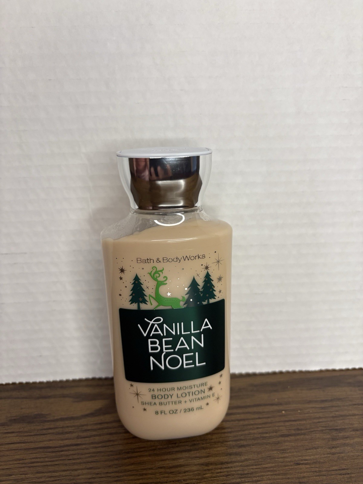 BATH & BODY WORKS - VANILLA BEAN NOEL- BODY LOTION - 24 HR MOISTURE - 8 OZ Full