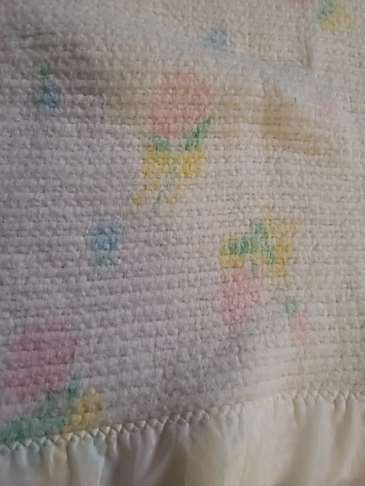 Manta térmica vintage Baby Morgan Gordon tejido gofre blanca con rosas sin etiqueta Foto 4 de 4