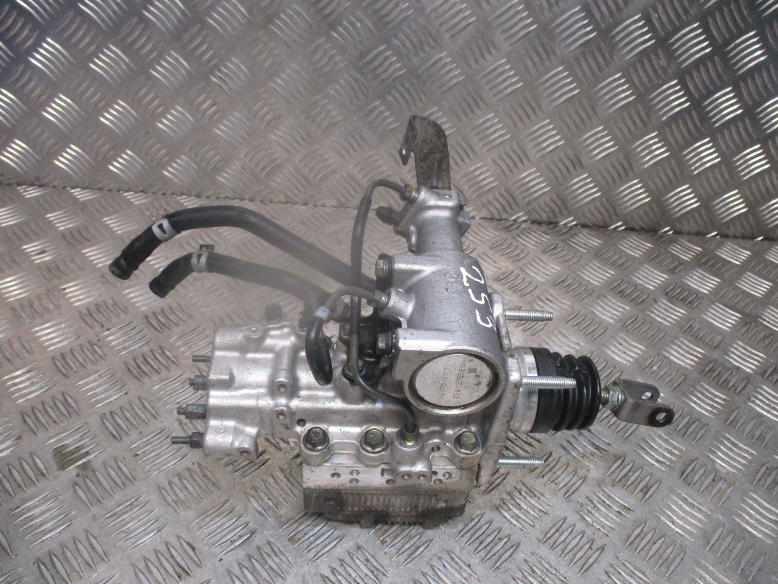 2012 GENUINE TOYOTA PRIUS ABS PUMP MODULATOR 4727047030 4721047340 RB