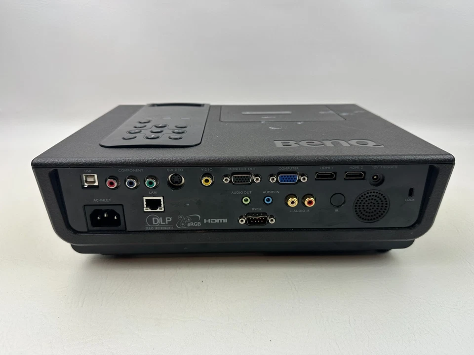 BENQ SP840 Digital 1080P Conferece Room Projector. 4000 lumens ONLY 93 Hours - Image 3 of 4