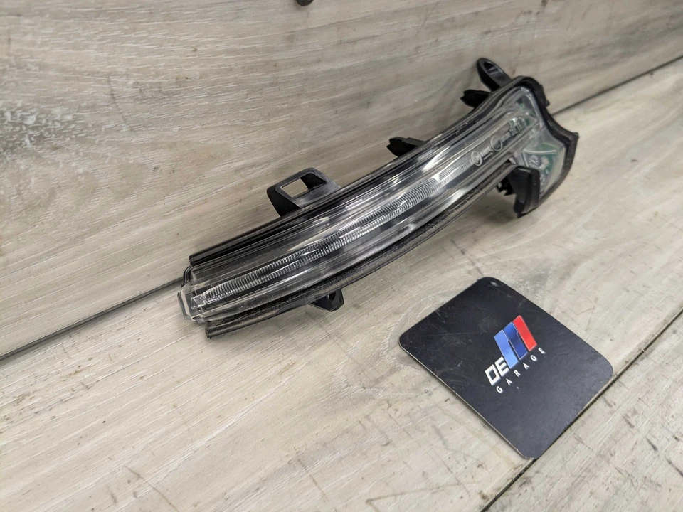 Indicador de luz de seta espelho lateral direito do passageiro BMW F44 228 M235 FABRICANTE DE EQUIPAMENTO ORIGINAL - Imagem 2 de 4