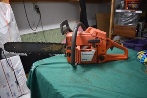 Husqvarna 261 chainsaw for parts OEM cylinder FOR REPAIR