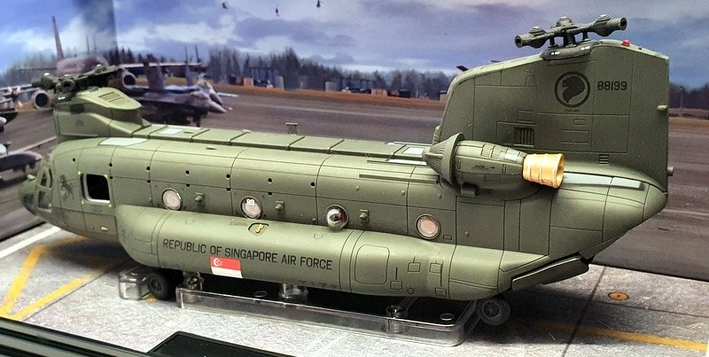 Forces of Valor 1/72 Scale 821005D - RSAF Chinook CH-47SD 127 Sqn - Image 2 of 4