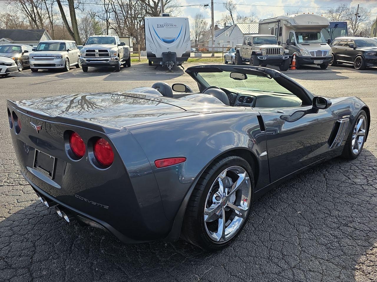 2010 CYBER GRAY METALLIC WITH BLACK SOFT TOP Chevrolet Corvette   | C6 Corvette Photo 2
