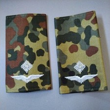 Schulterklappen Schulterschlaufen Luftwaffe Leutnant Tarn/wei&szlig;