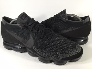 nikelab vapormax triple black