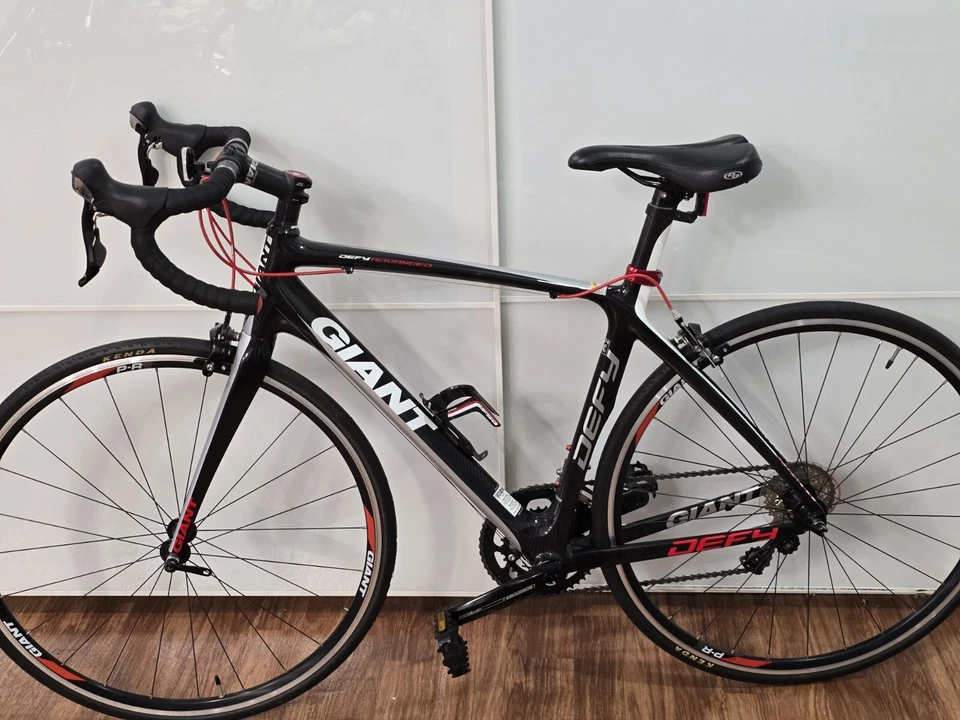 Giant Defy Advanced Vollcarbon Rennrad Größe Medium 5'7"- 5'11" Rennrad - Bild 2 von 4