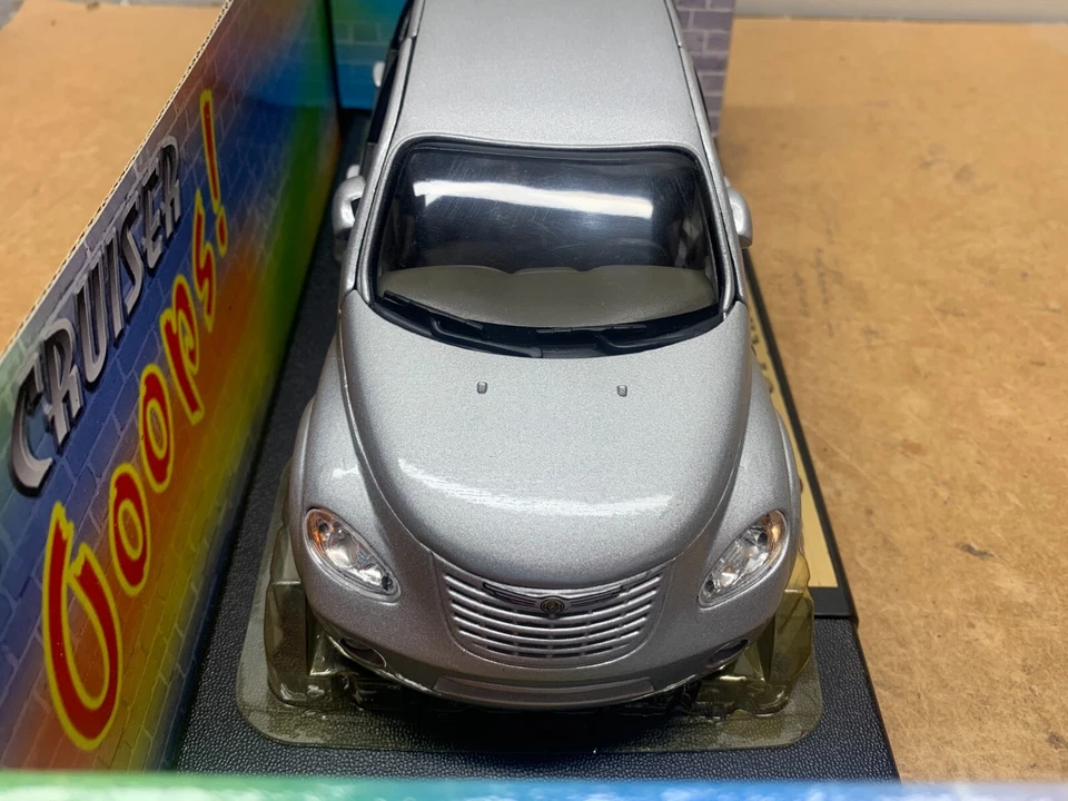 MOTOR MAX CHRYSLER GT CRUISER  1/18 EN BOITE B5 - Photo 3/4