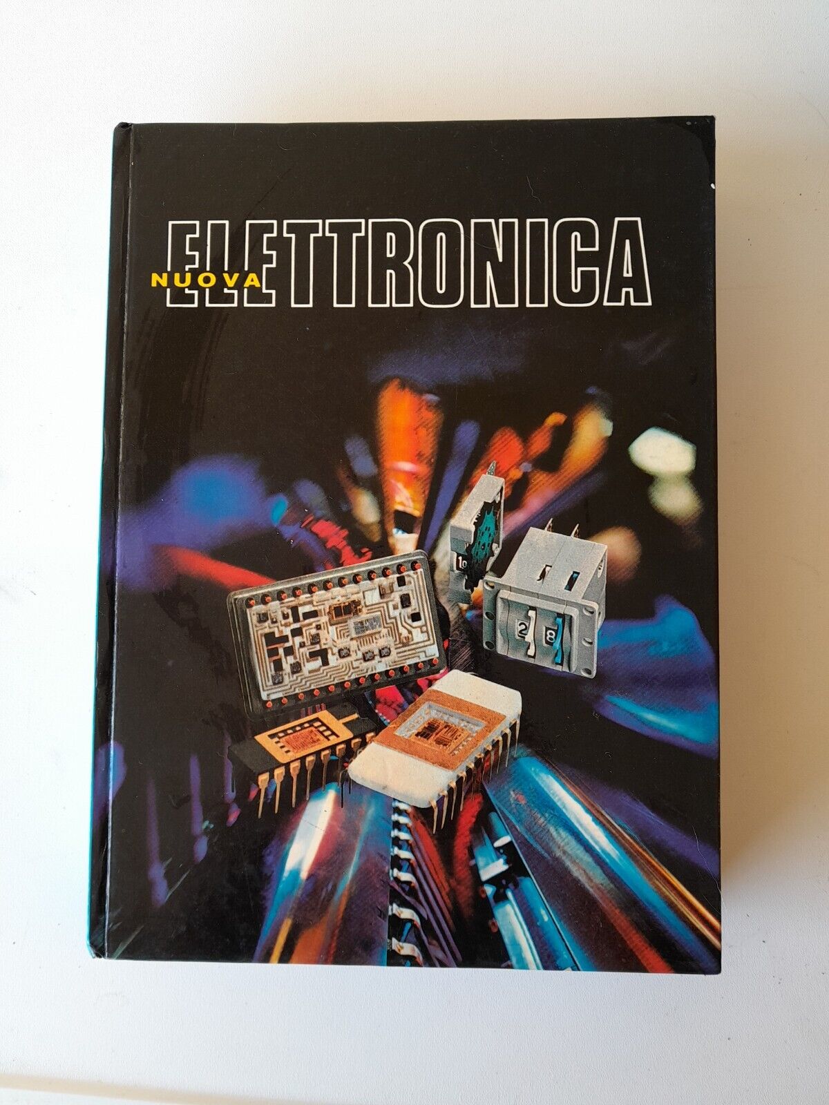 Foto 1 di 8