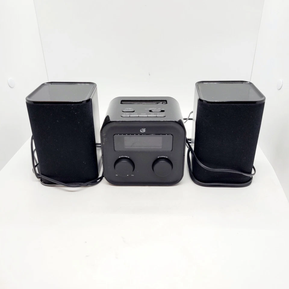 GPX Home Music System MP3 Ready HM109B AM/FM Radio (For Parts) - Image 3 of 4