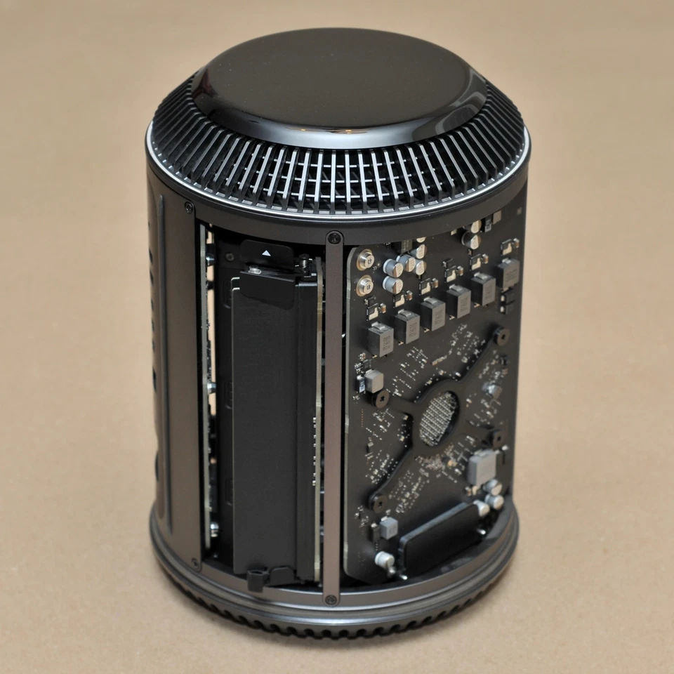 Apple Mac Pro 6,1 Late 2013 A1481 E5-1650 V2 AMD FirePro D700 16GB RAM NO SSD/OS - Image 4 of 4