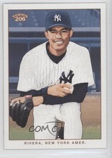 2002 Topps 206 Mariano Rivera (Kneeling Ball in Hand) #215 HOF xz4