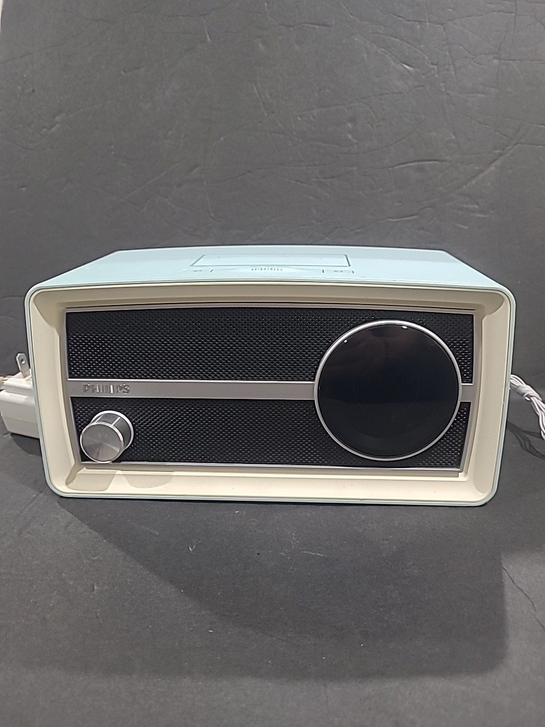 Philips Retro FM Radio Alarm Clock iPod iPhone Speaker Dock Blue W/ Adapter