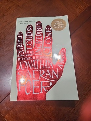 Extremely Loud and Incredibly Close - Paperback By Foer, Jonathan Safran - GOOD