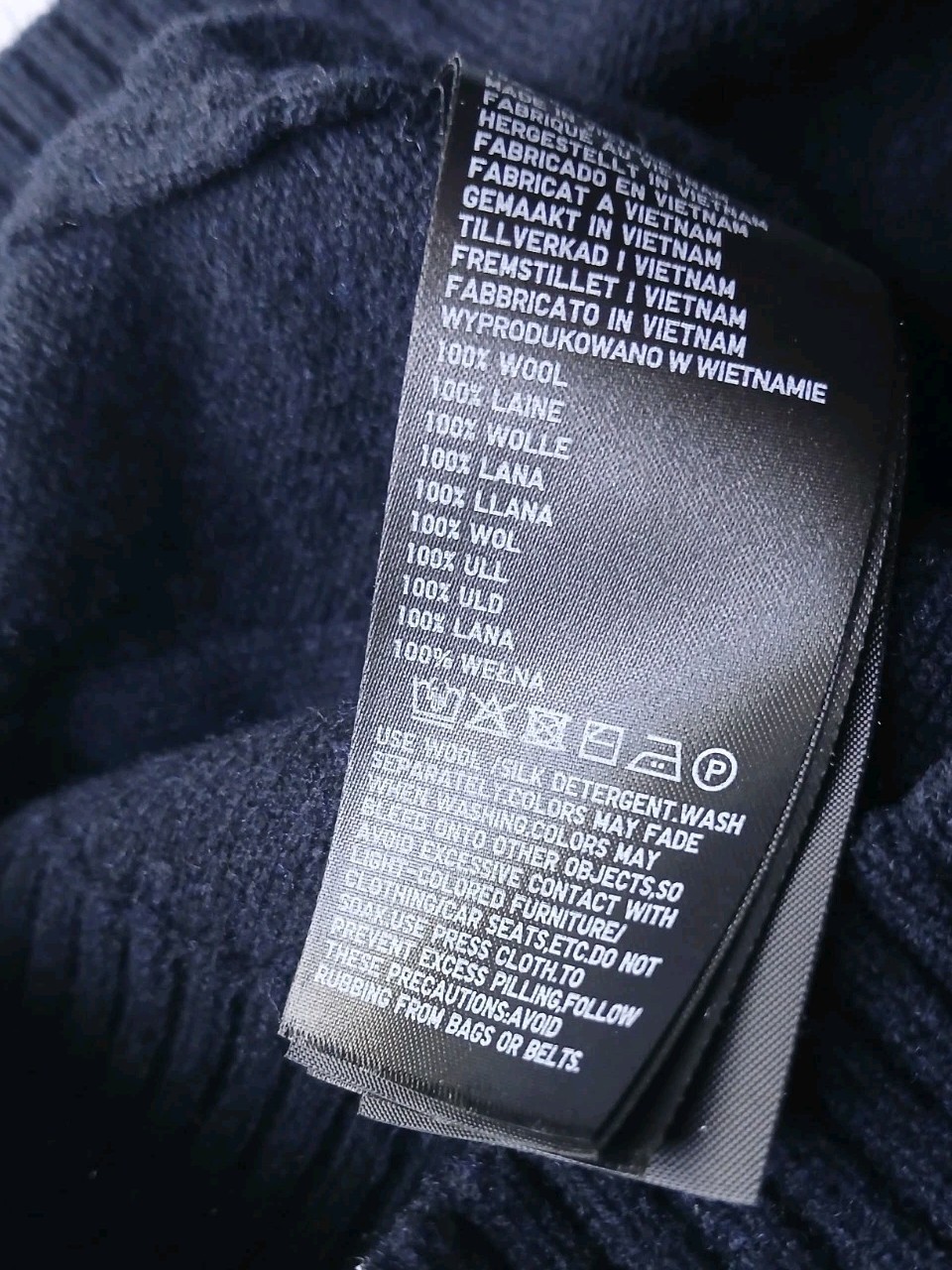 Uniqlo Sweater Mens Medium Cardigan 100 Wool V Neck Grandpa Preppy Minimalist  thumbnail 9