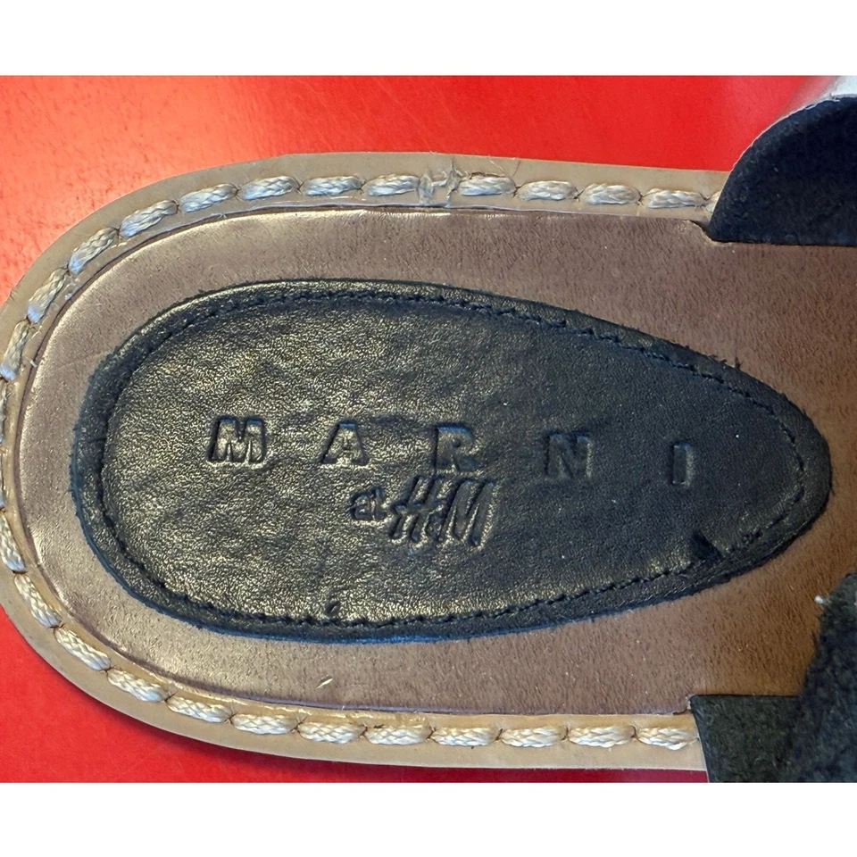 Sandalias planas Marni x H&M de cuero plateado EE. UU. 9 | 40 UE  Foto 4 de 4