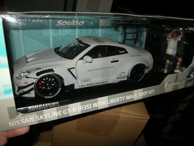 1:18 Solido Nissan Skyline GT-R R35 with LBWK Body Kit Type 2 + KATO Figure OVP