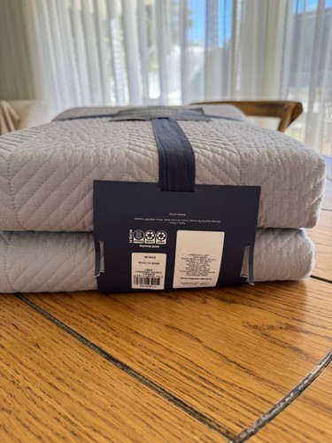 Sheridan Quilted Bedcover QUEEN Bed - NEW and Unused - Picture 2 of 5