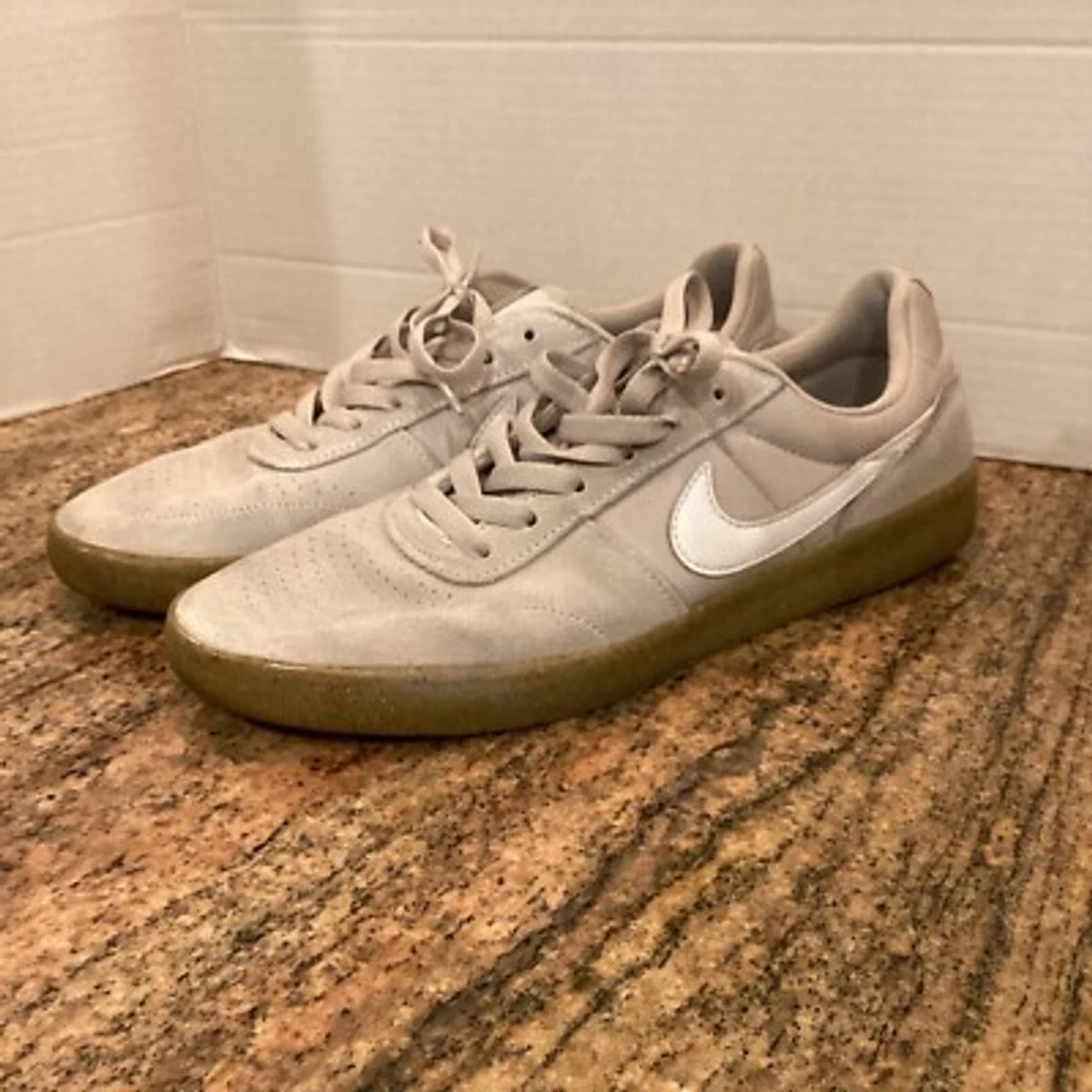 En la madrugada arma proteína Preowned Nike Mens 9 Team Classic SB Desert Sand Gum AH3360-010 | eBay