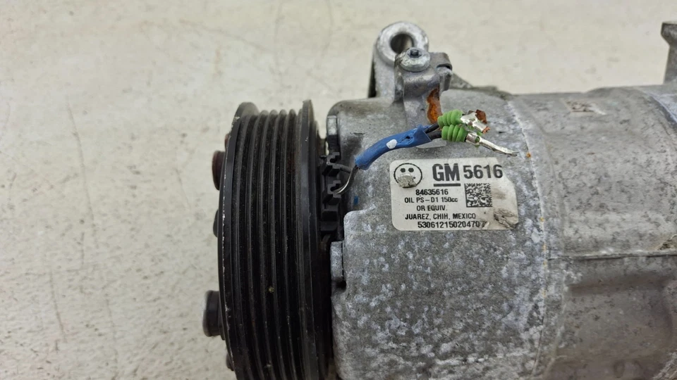 Bomba compresora de aire acondicionado Chevrolet Equinox 2018-2024 OEM Foto 2 de 4