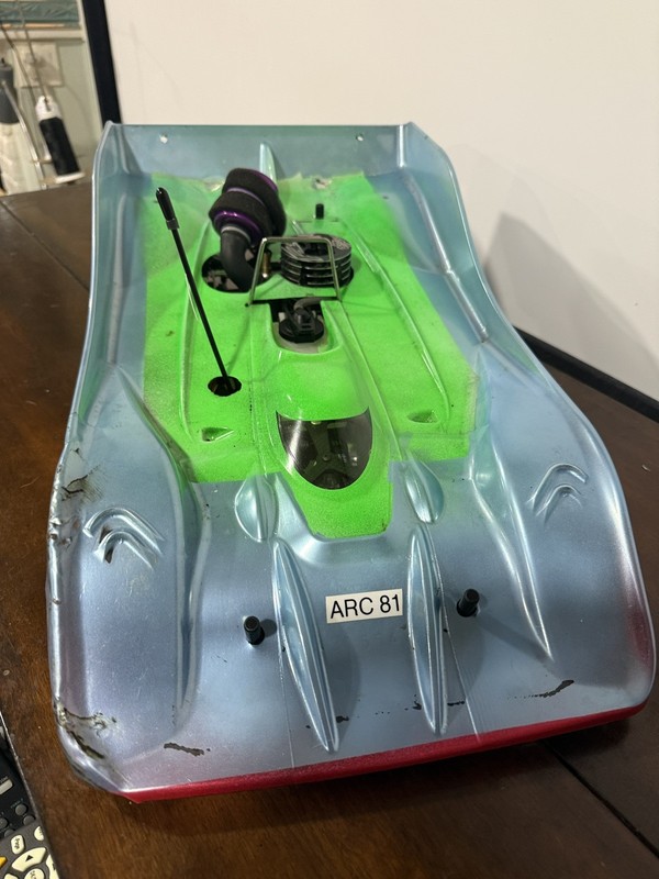 ARC 8.1 nitro 1:8 open on road car