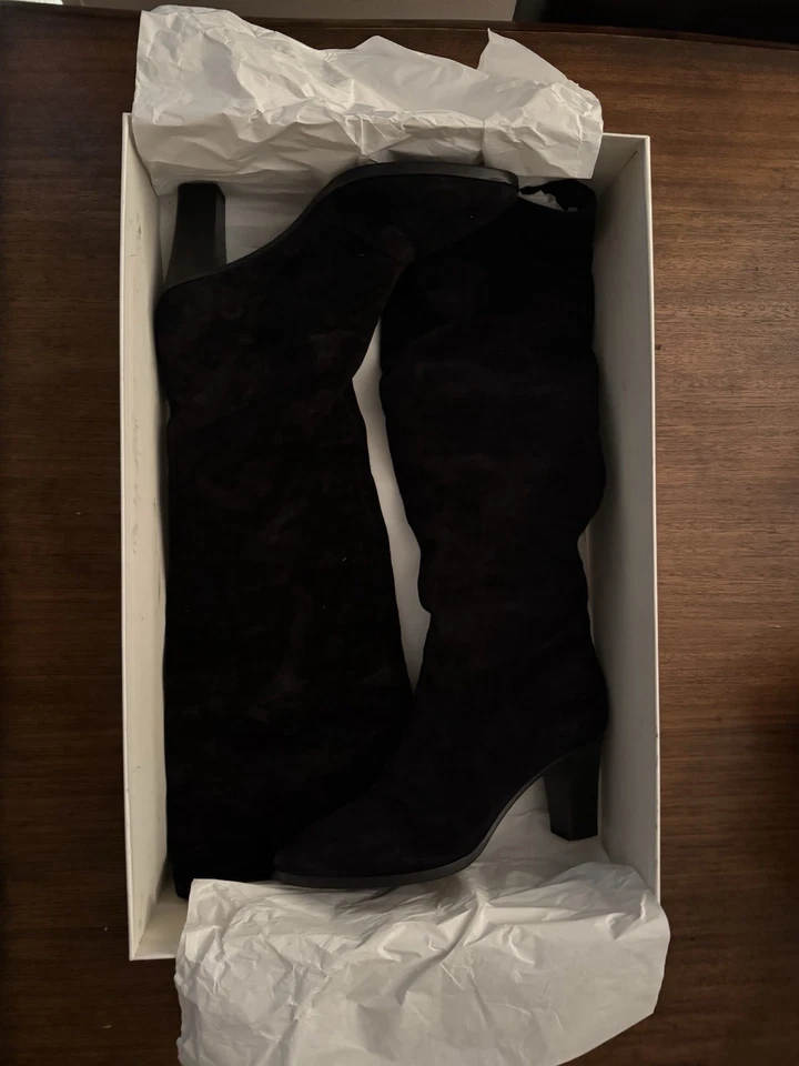 Botas de gamuza negras hasta la rodilla Vince Casper - NUEVAS - talla 8 para mujer - Precio de venta sugerido por el fabricante $595 Foto 2 de 4