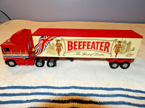 MatchBox Semi Beefeater 1:24 Die Cast Vintage Spirt Of London
