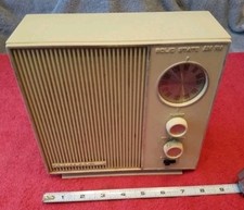 Vintage ADMIRAL CORP SOLID STATE AM FM RADIO