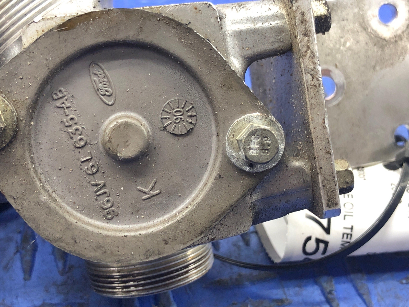 2006-2018 ASTON MARTIN VANTAGE V8 4.3L ENGINE OIL TEMP THERMOSTAT 96JV-6L635 OEM