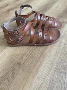 blowfish malibu gladiator sandals