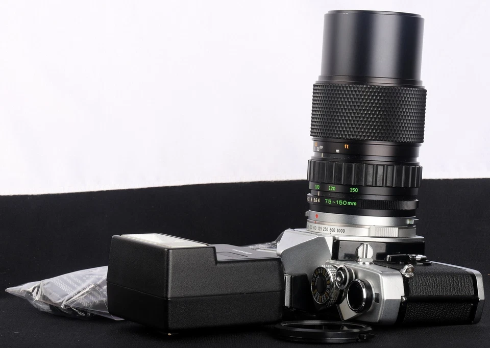 Olympus OM-1 MD 35mm Film SLR c/w Zuiko Auto-Zoom 70-150mm f/4 Lens & Flash Kit - Image 2 of 4