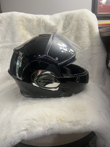LS2 Valiant Helmet - Picture 3 of 8