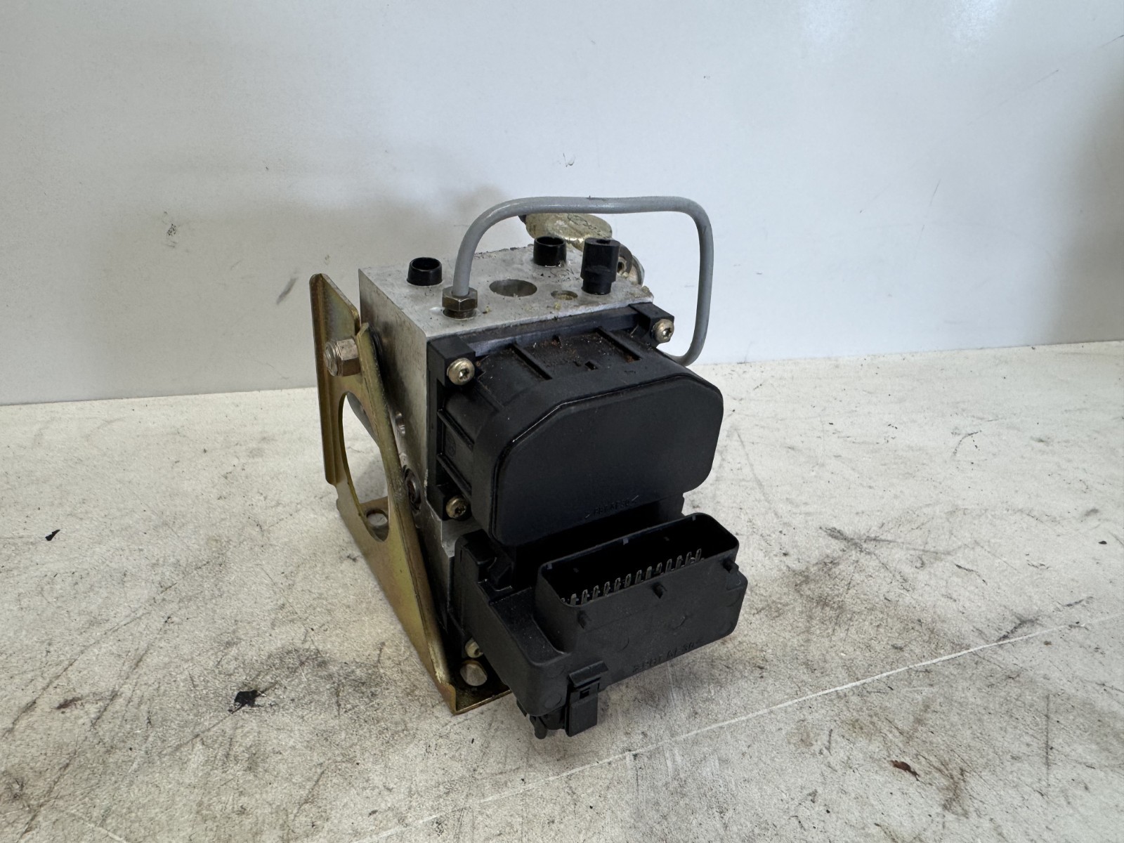 1999 FERRARI F355 CONVERTIBLE OEM U.S. LHD BOSCH ABS MODULE ANTI LOCK BRAKE