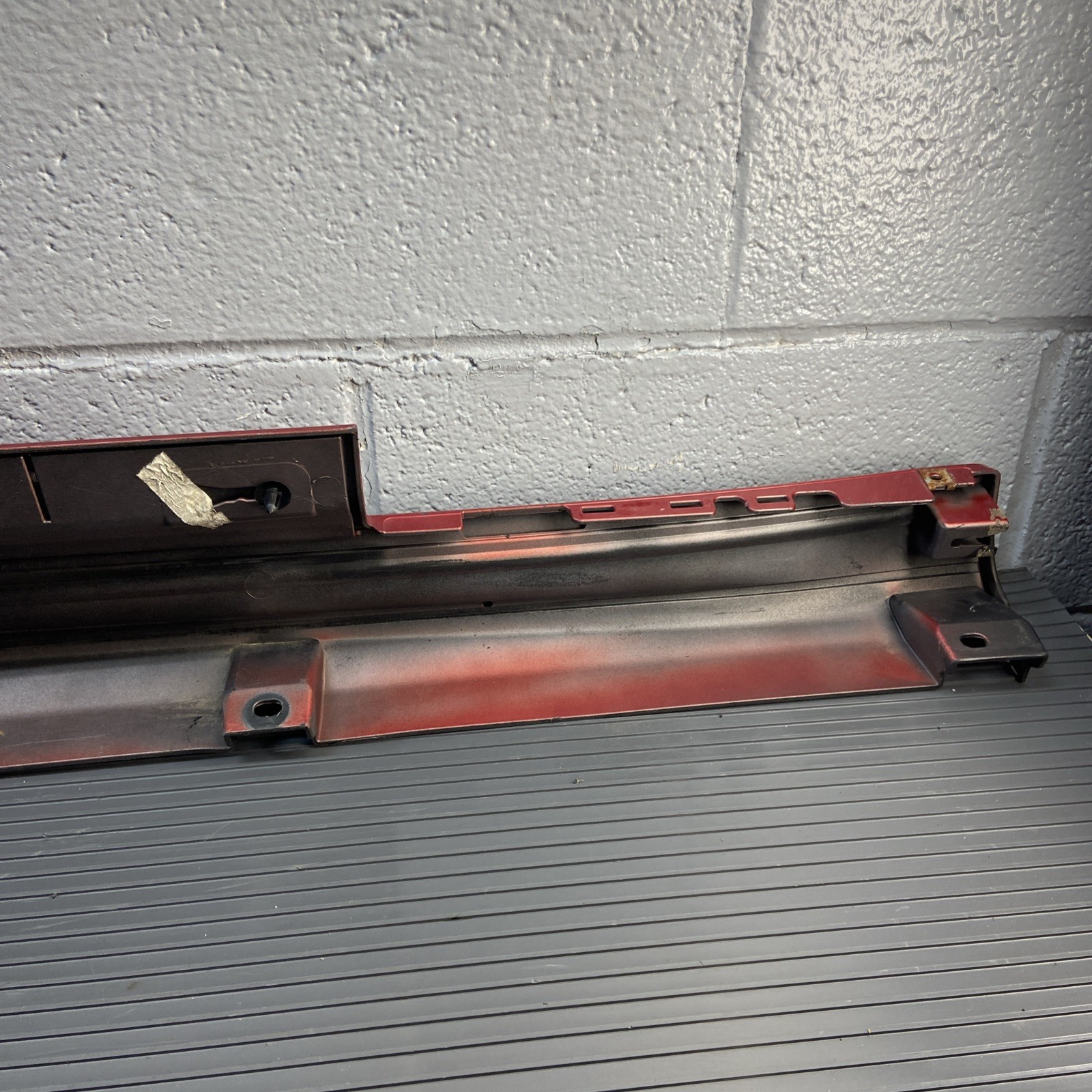 2014-2020 Maserati Ghibli M157 Left Rocker Panel Side Skirt Red OEM *NOTE*