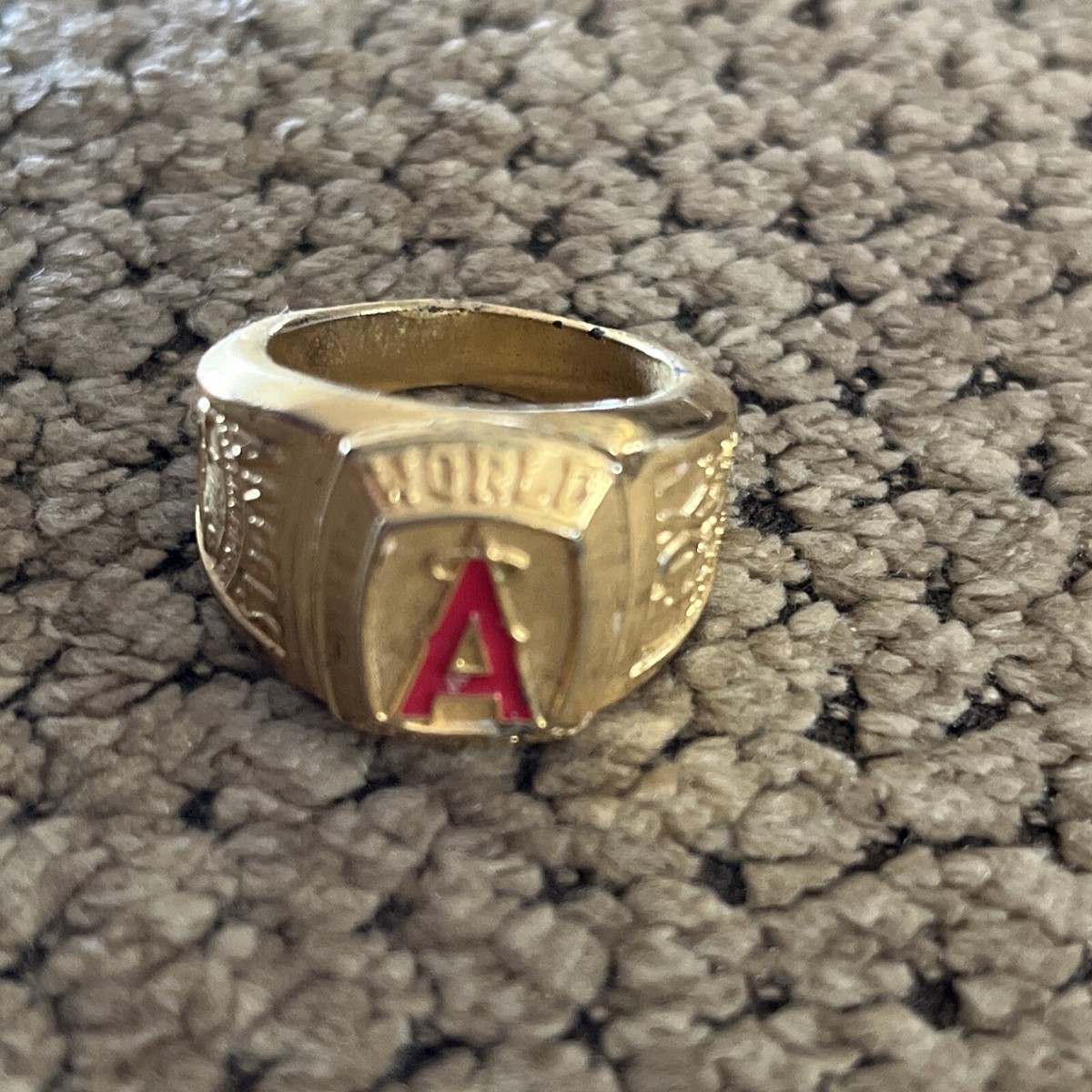 ANGELS Championship RING 2002 Fox Sports World Series