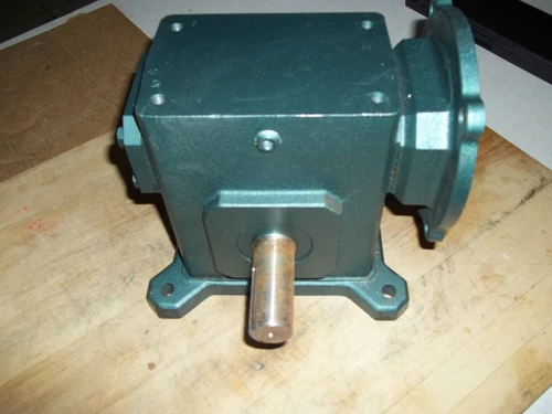 NEW GROVE GEAR FLEXALINE TMQ224-2 WORM GEAR REDUCER RATIO 10:1 / HP 3.08 / 56C