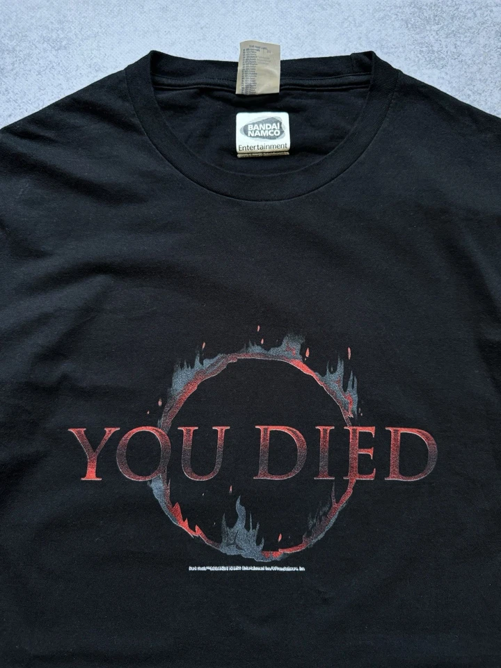 CAMISETA PROMOCIONAL JUEGO OFICIAL JAPONÉS DARK SOULS YOU DEAD BANDAI NAMCO HOMBRE TALLA M Foto 4 de 4
