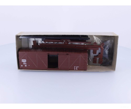 Roundhouse 01093 HO 40' AAR Truss Side Boxcar Vermont Railway (VTR) 43022 | Condition: Used