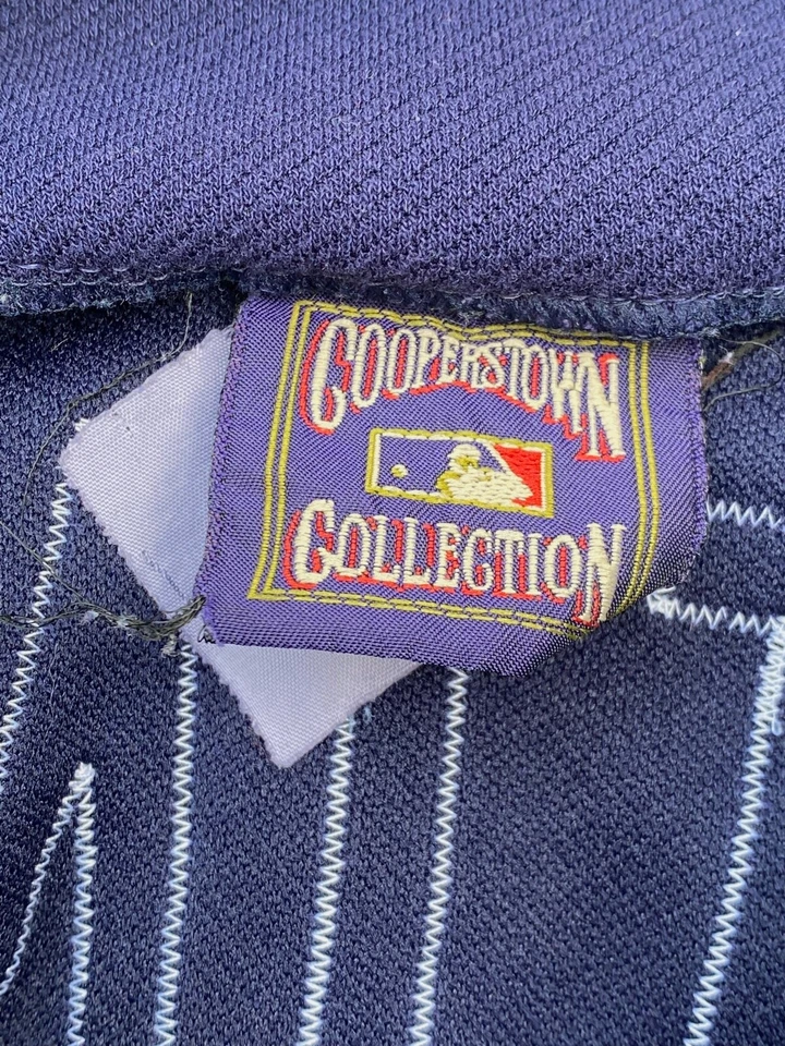 Camiseta Majestic Cooperstown Collection MLB New York Yankees Don Mattingly #23. Foto 4 de 4