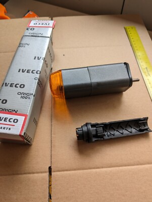 Passend für Iveco LKW 75E15 etc Seitenflügel Blinker Repeater Markierung lang 500367950