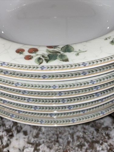 Set 8 Vtg 1997 WEDGWOOD FLEUR Large Rim Soup Bowls 9 1/8” MINT Strawberry Floral - Picture 9 of 12