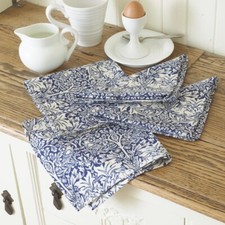 William Morris Blue Brother Rabbit Special Buy Pack of 2 Cotton Floral Napkins.